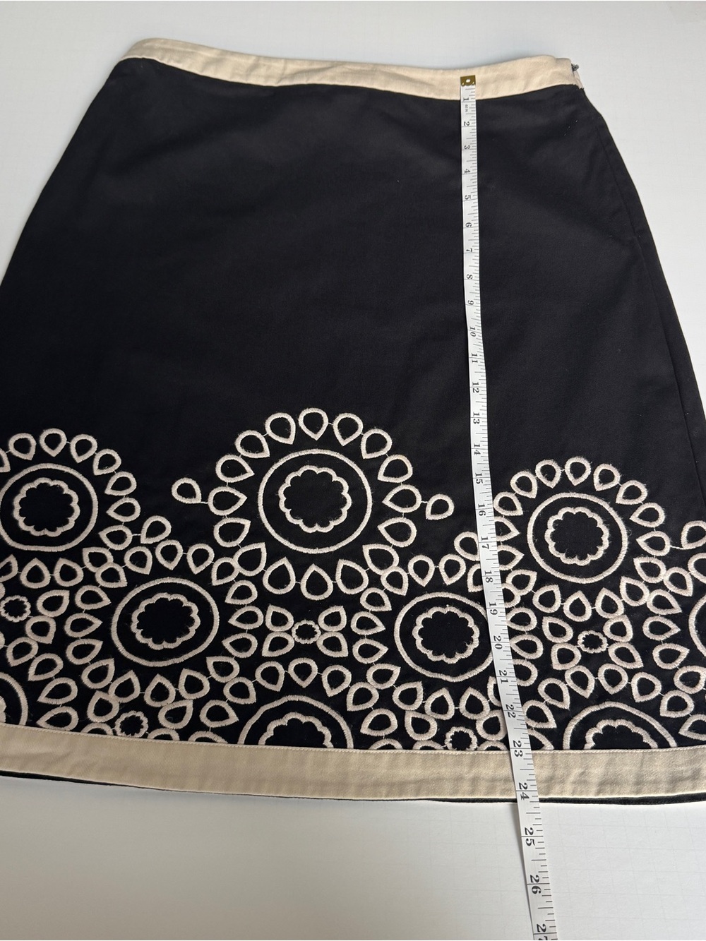 Boden Black Ivory Embroidered A-Line Skirt Size 8 - Picture 12 of 13